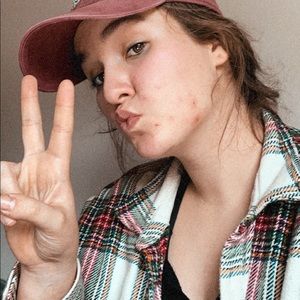 Meet your Posher, Becca